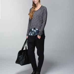 Lululemon layered long sleeve size 6